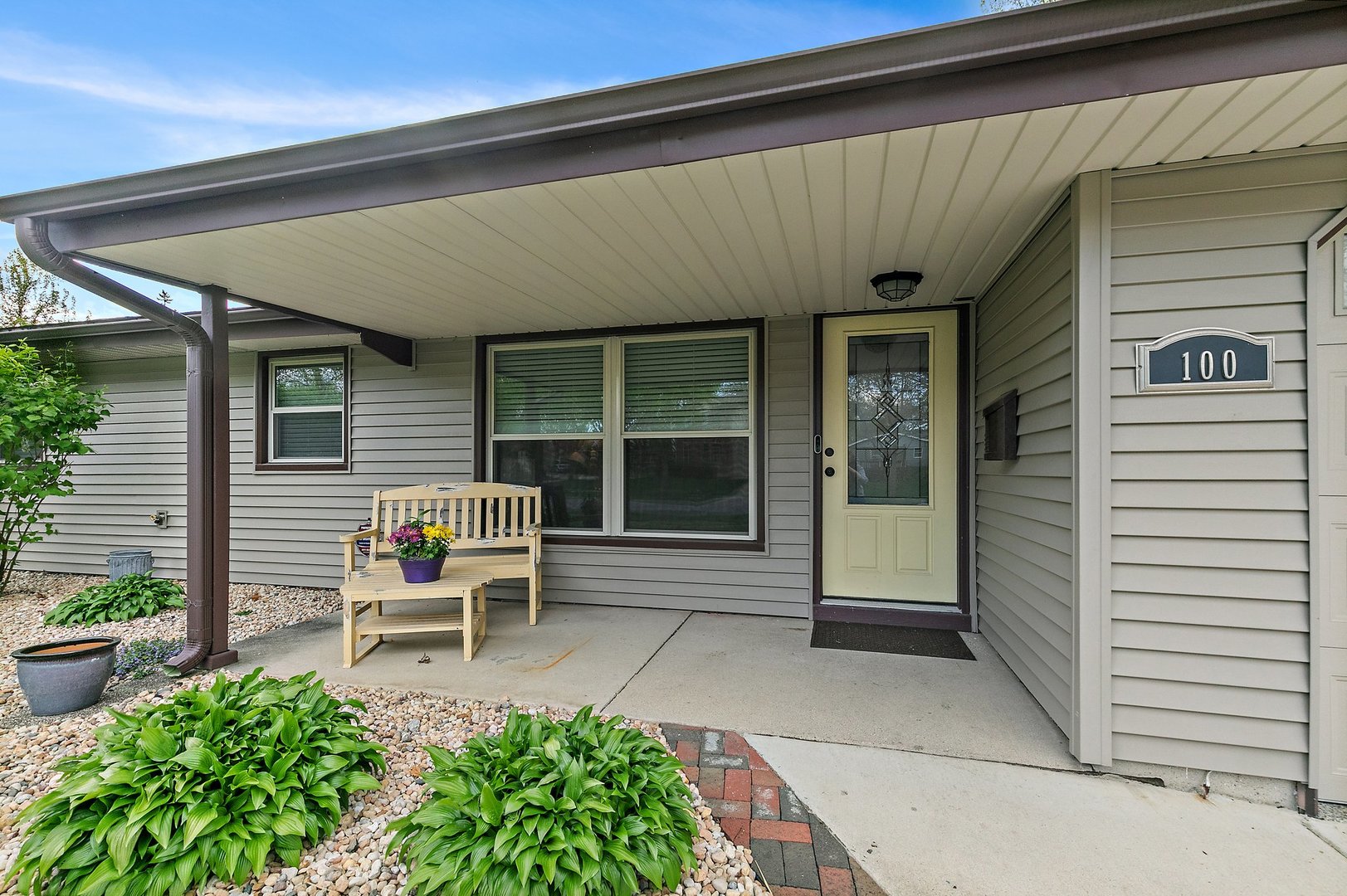 100 Waban Court, Schaumburg, IL 60193