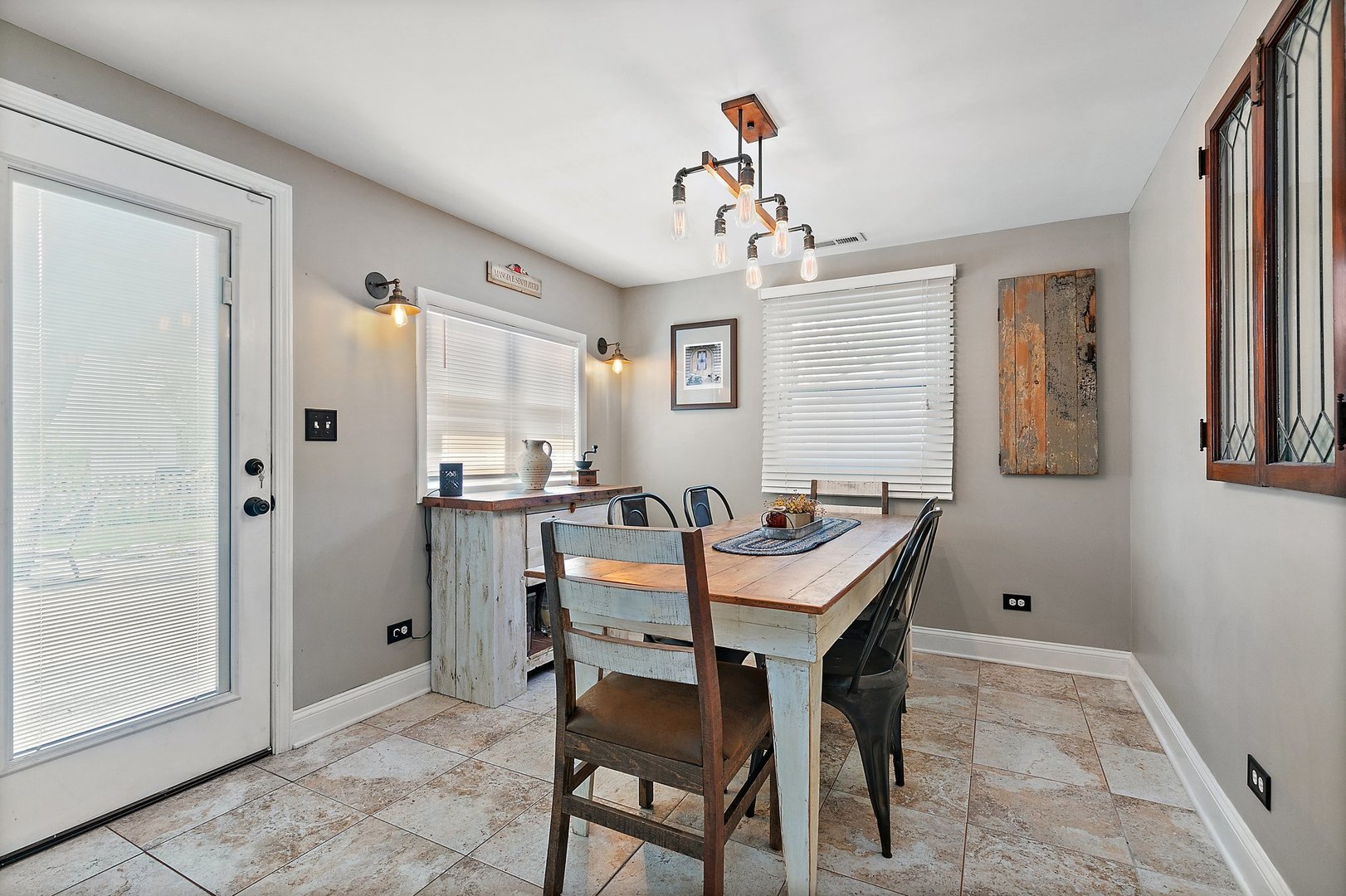 100 Waban Court, Schaumburg, IL 60193