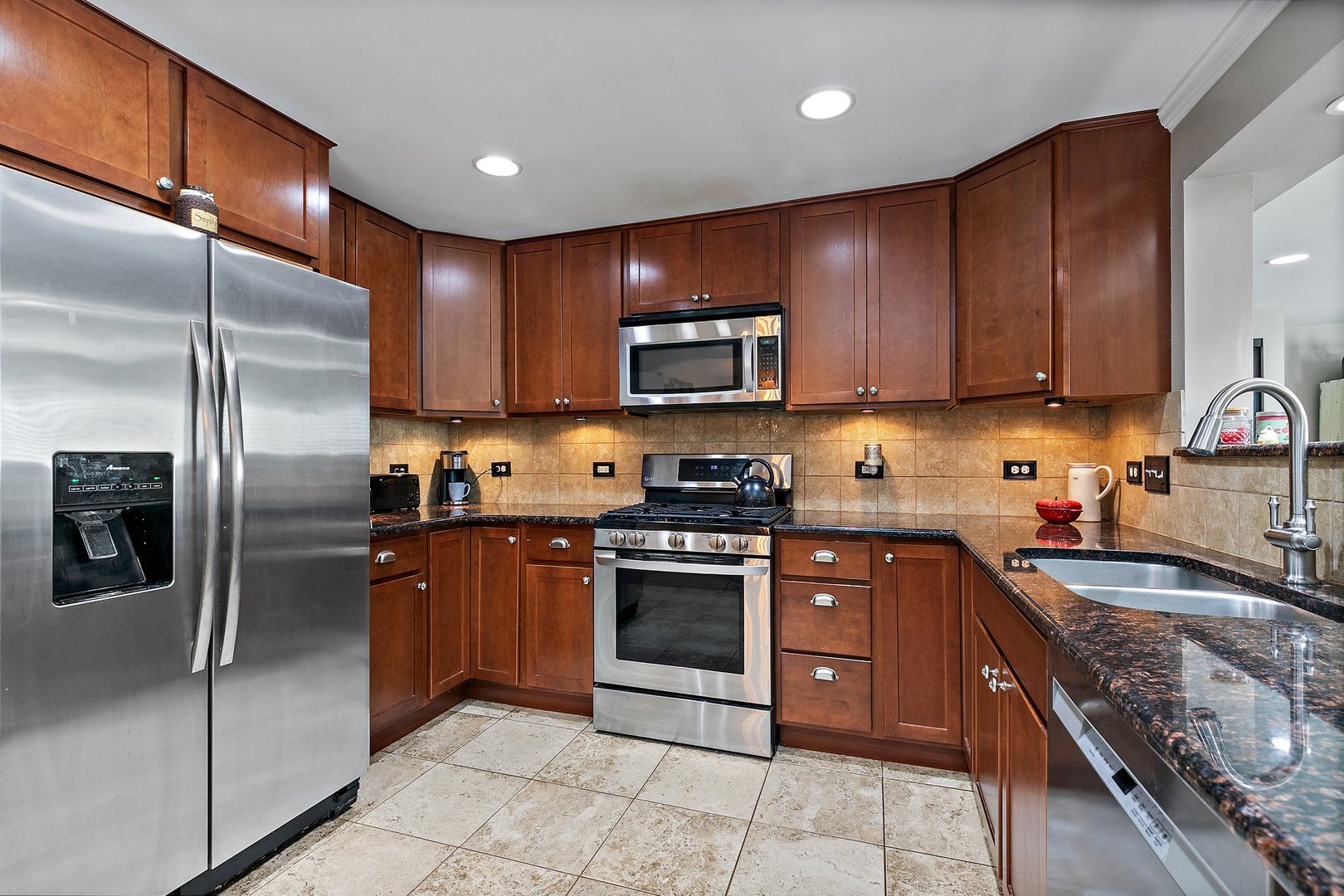 100 Waban Court, Schaumburg, IL 60193