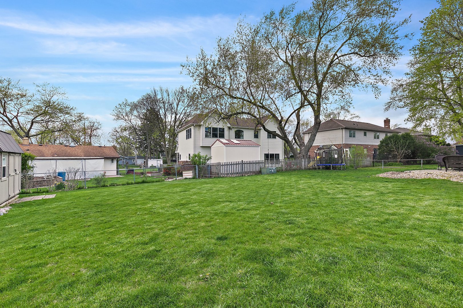 100 Waban Court, Schaumburg, IL 60193