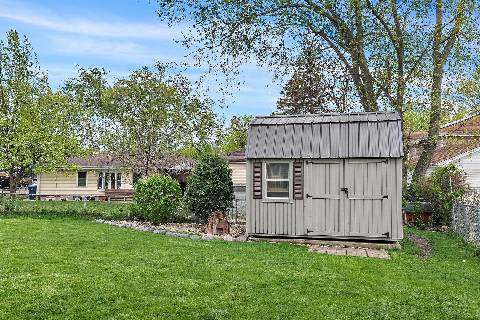 100 Waban Court, Schaumburg, IL 60193