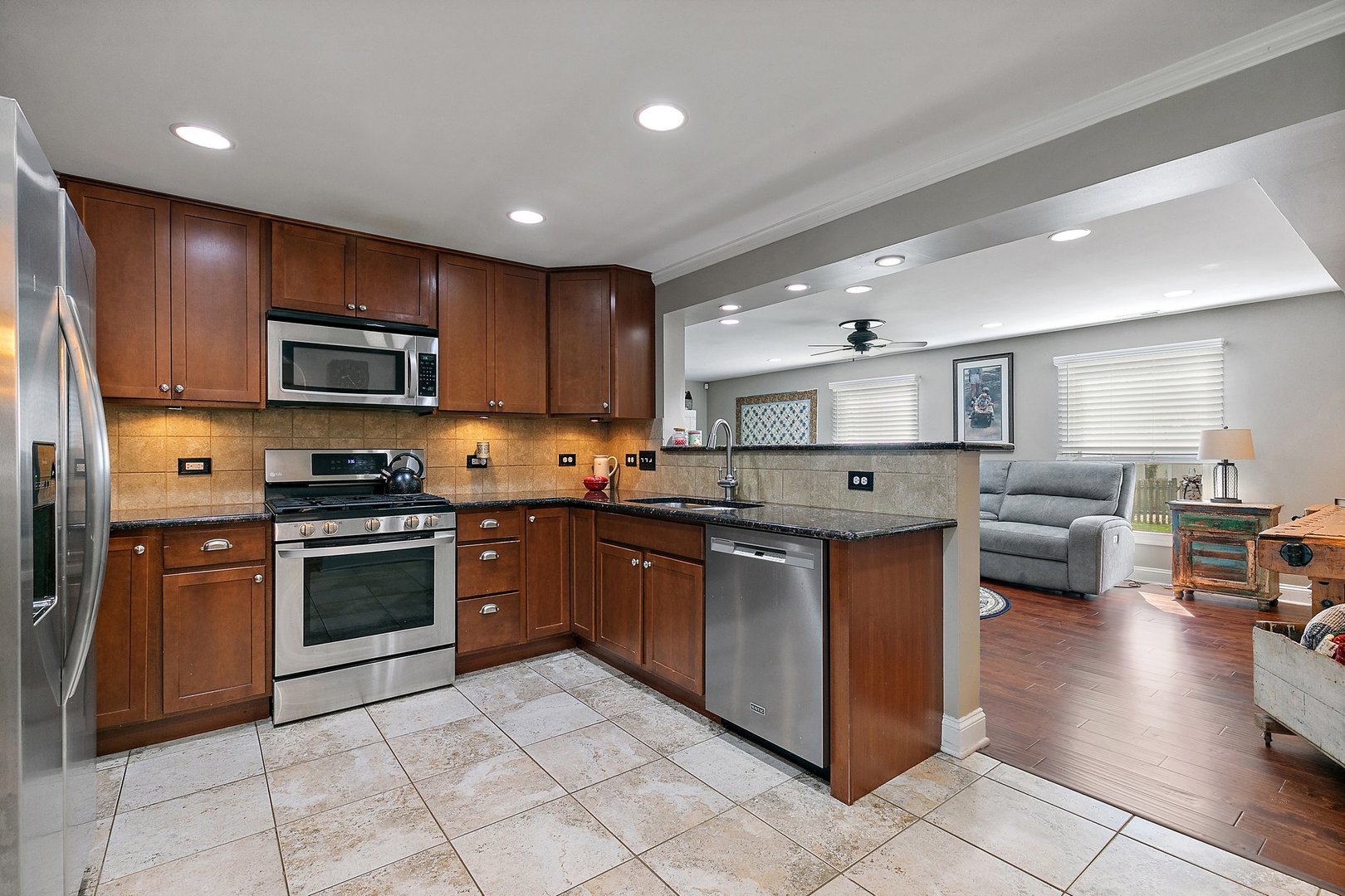 100 Waban Court, Schaumburg, IL 60193