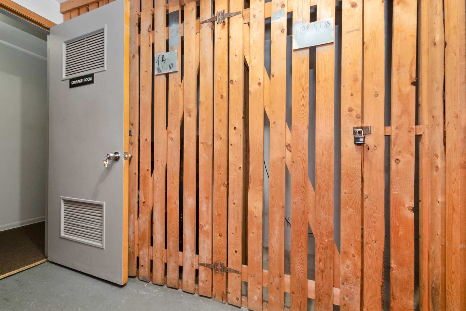 11109 S 84th Avenue #1B, Palos Hills, IL 60465