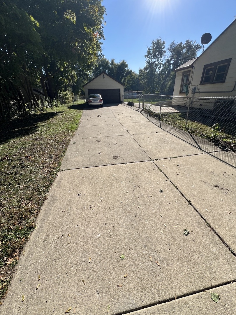 29W051 Warrenville Road, Warrenville, IL 60555