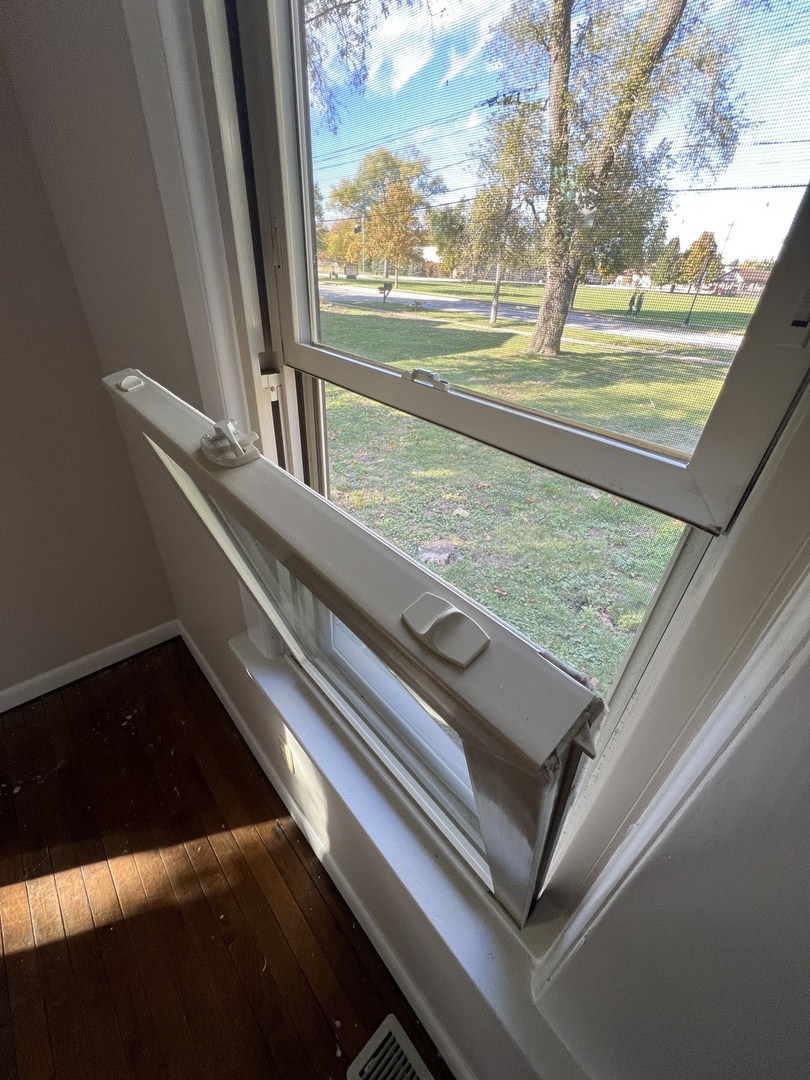 29W051 Warrenville Road, Warrenville, IL 60555