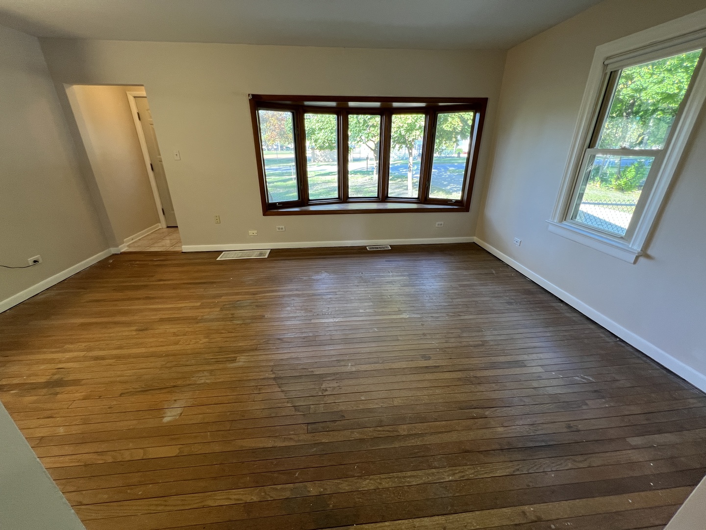 29W051 Warrenville Road, Warrenville, IL 60555