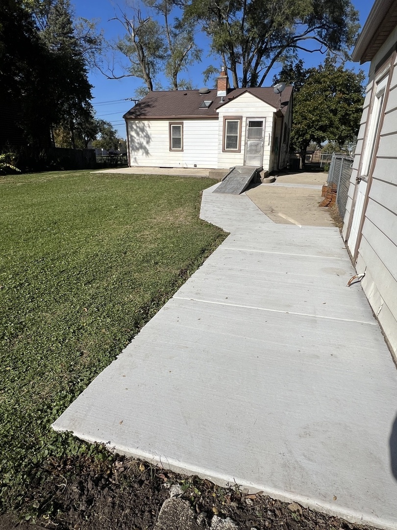 29W051 Warrenville Road, Warrenville, IL 60555