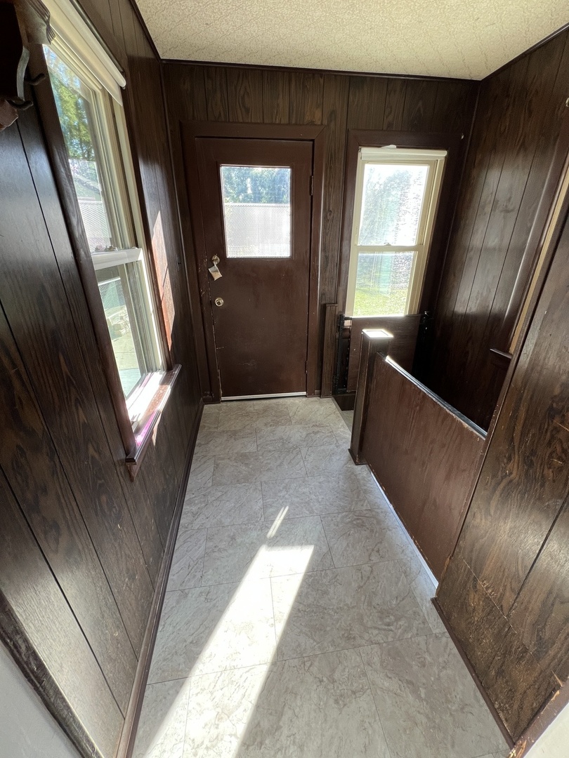 29W051 Warrenville Road, Warrenville, IL 60555