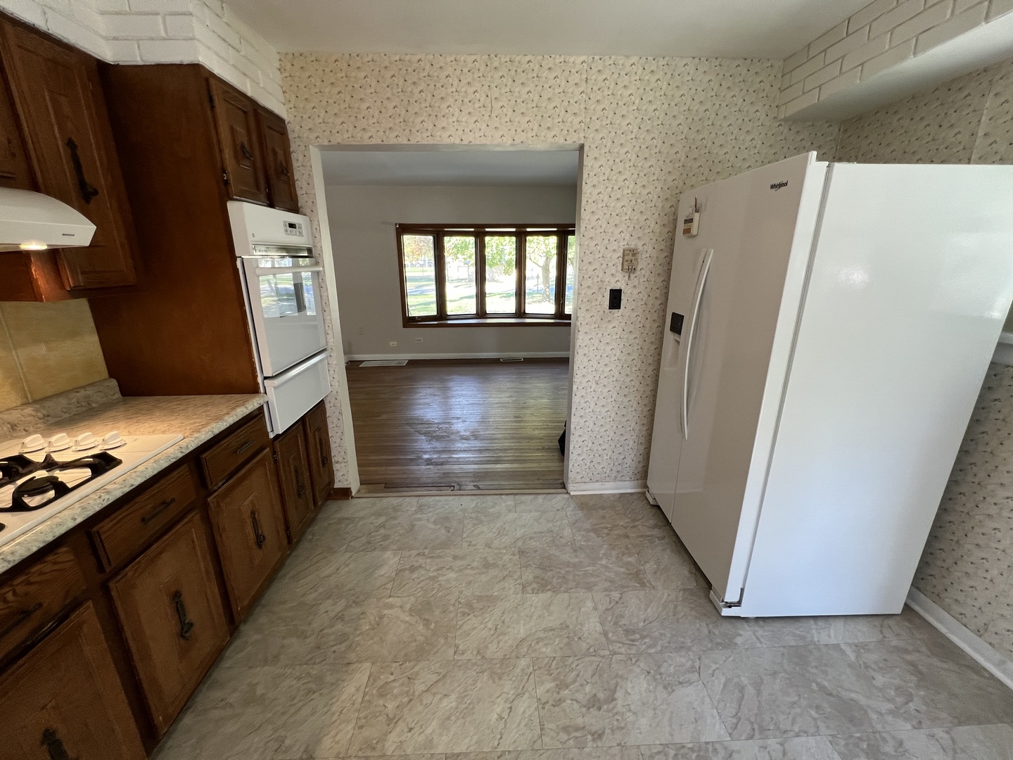 29W051 Warrenville Road, Warrenville, IL 60555