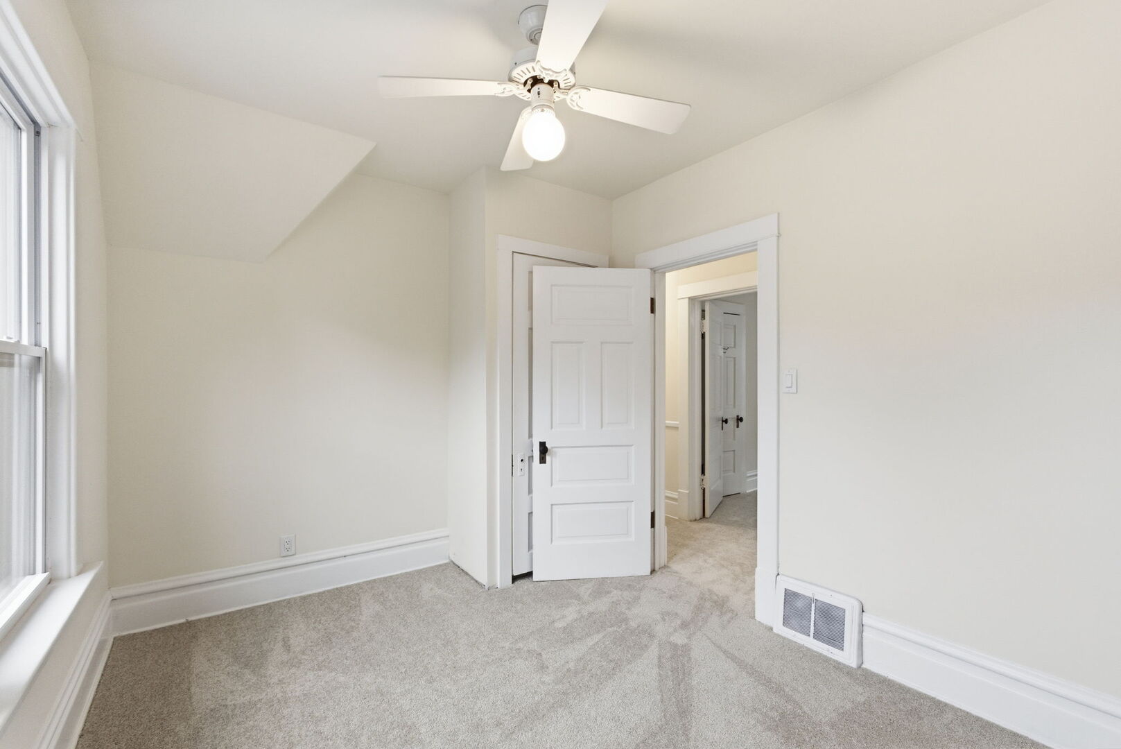 9748 S Vanderpoel Avenue, Chicago, IL 60643