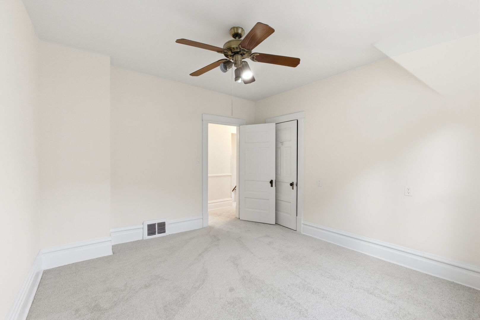 9748 S Vanderpoel Avenue, Chicago, IL 60643