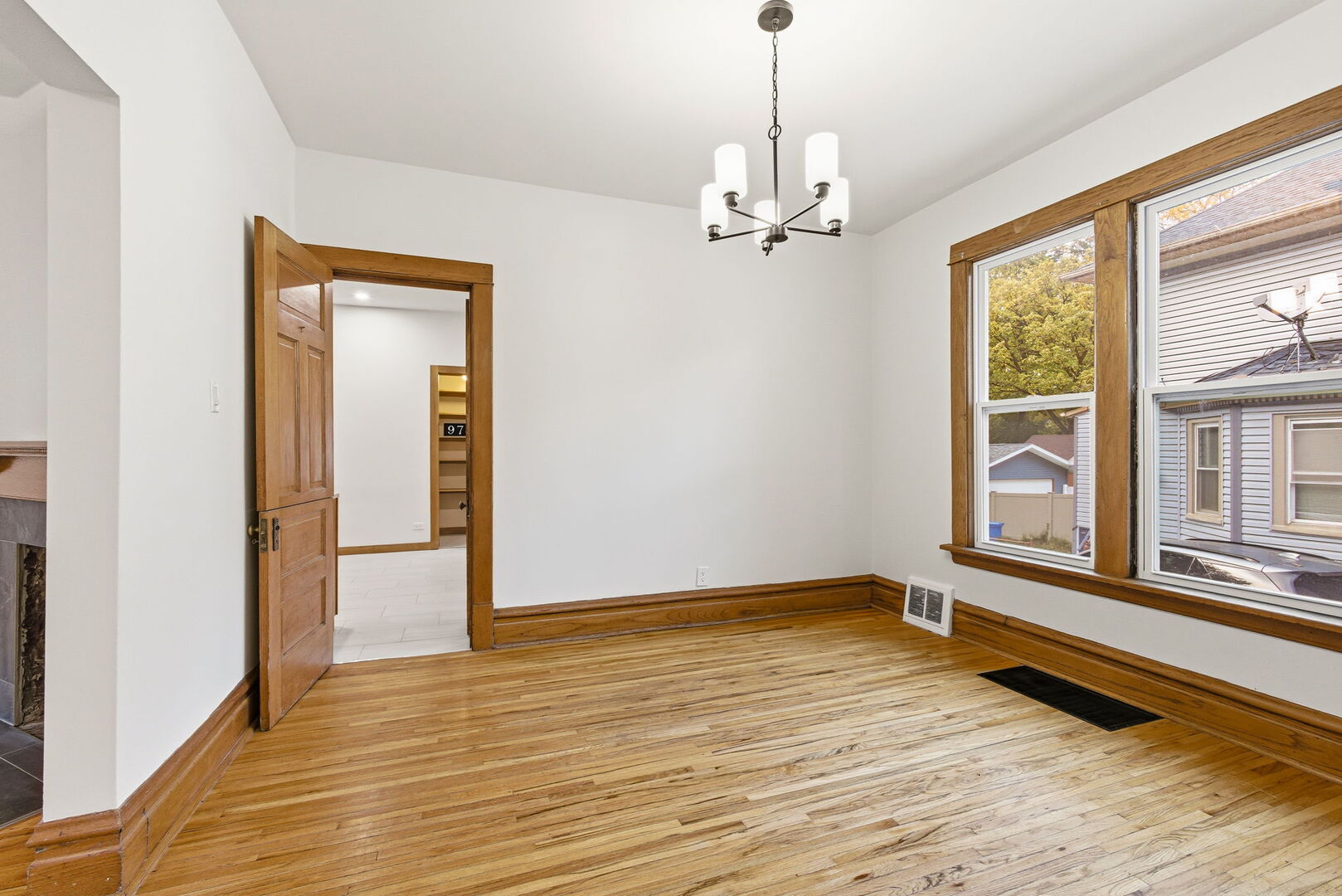 9748 S Vanderpoel Avenue, Chicago, IL 60643