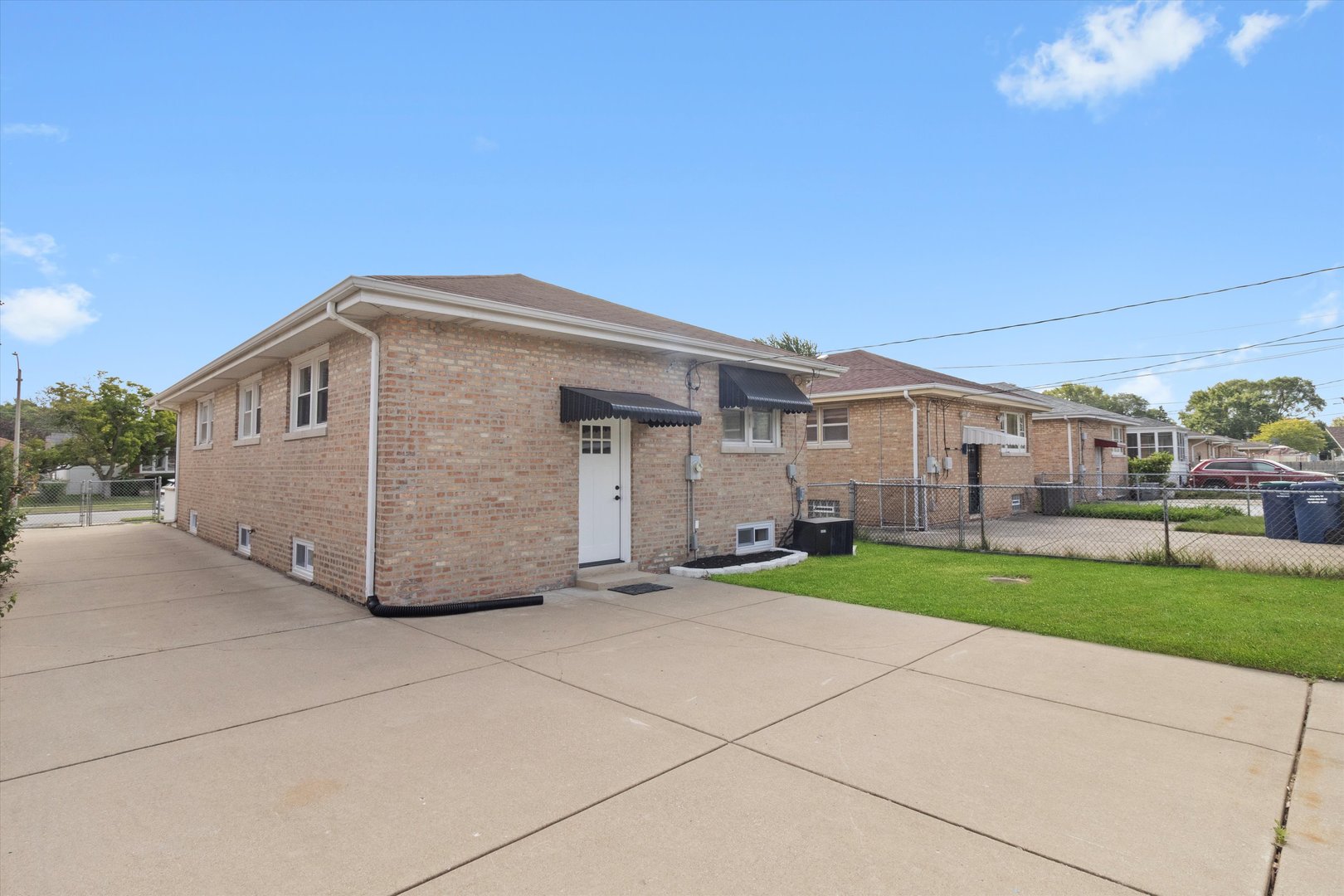 8804 S Fairfield Avenue, Evergreen Park, IL 60805