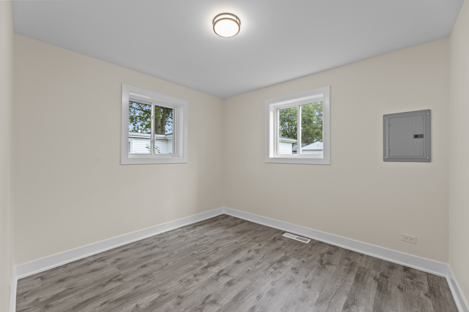 17157 Chicago Avenue, Lansing, IL 60438