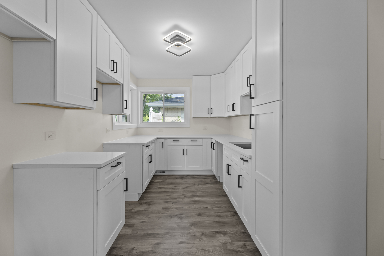 17157 Chicago Avenue, Lansing, IL 60438