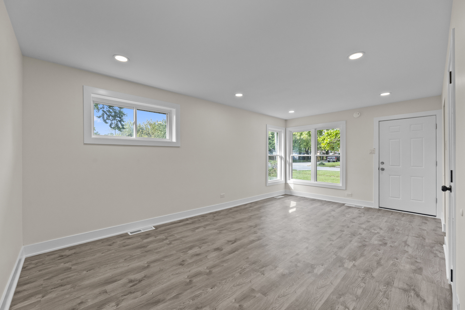 17157 Chicago Avenue, Lansing, IL 60438