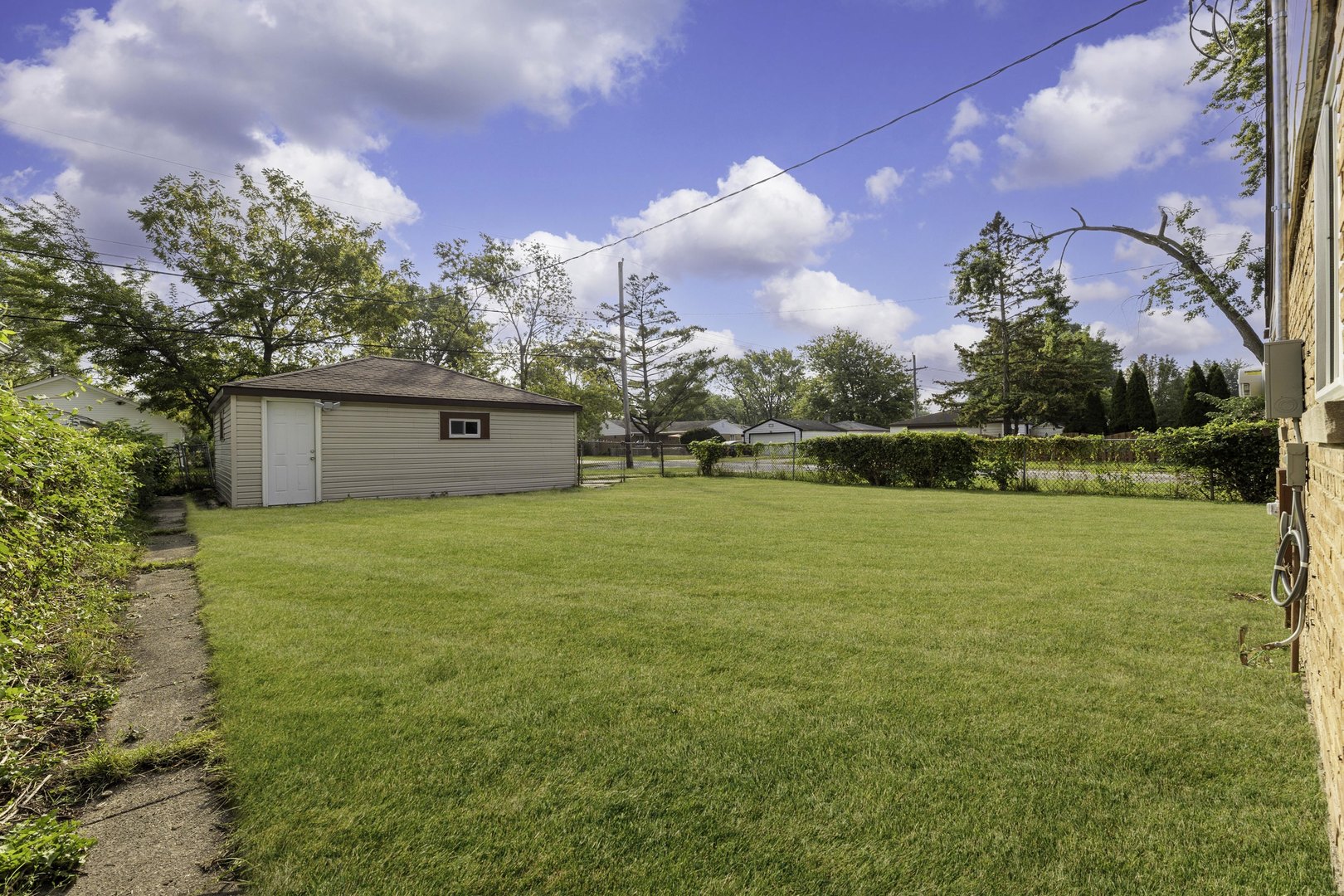 17157 Chicago Avenue, Lansing, IL 60438