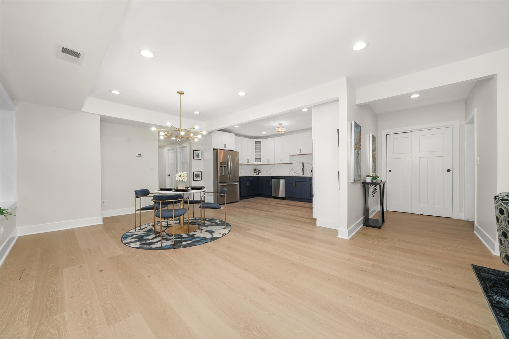 6144 N Maplewood Avenue, Chicago, IL 60659