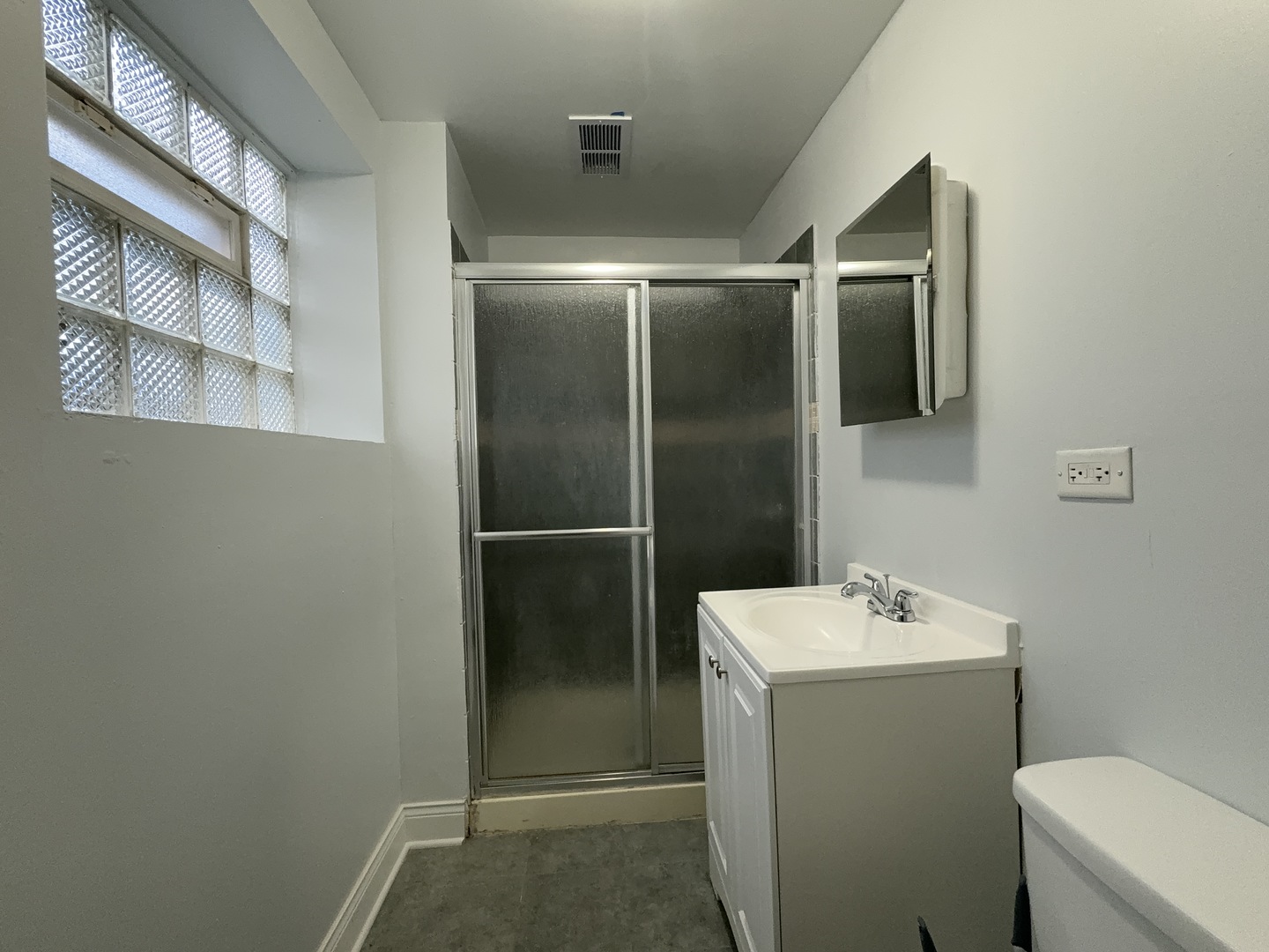 9013 S Kingston Avenue, Chicago, IL 60617