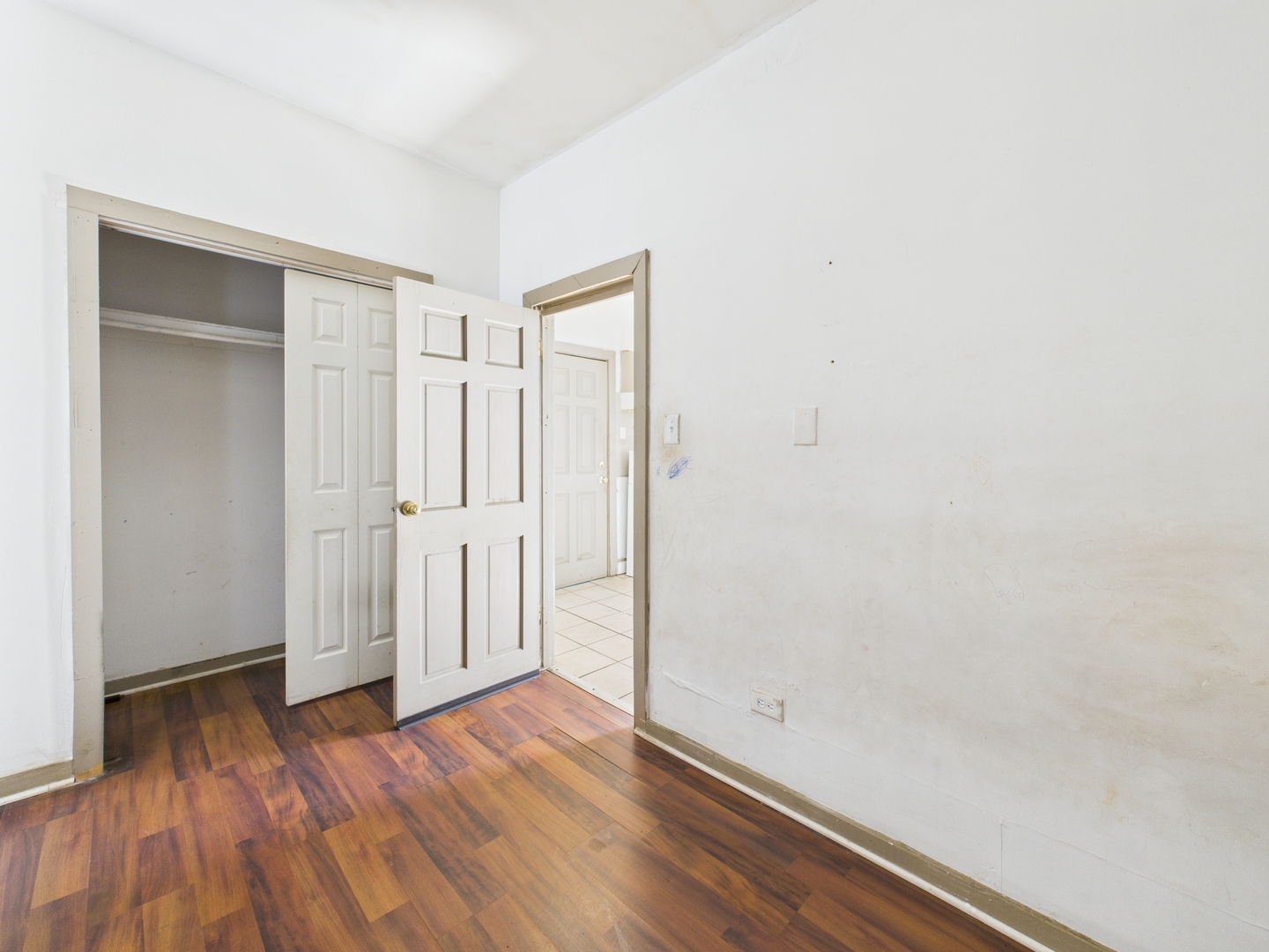 8709 S Escanaba Avenue, Chicago, IL 60617