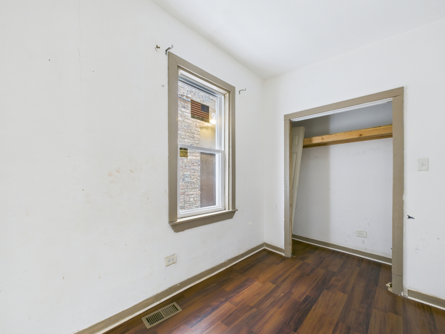 8709 S Escanaba Avenue, Chicago, IL 60617