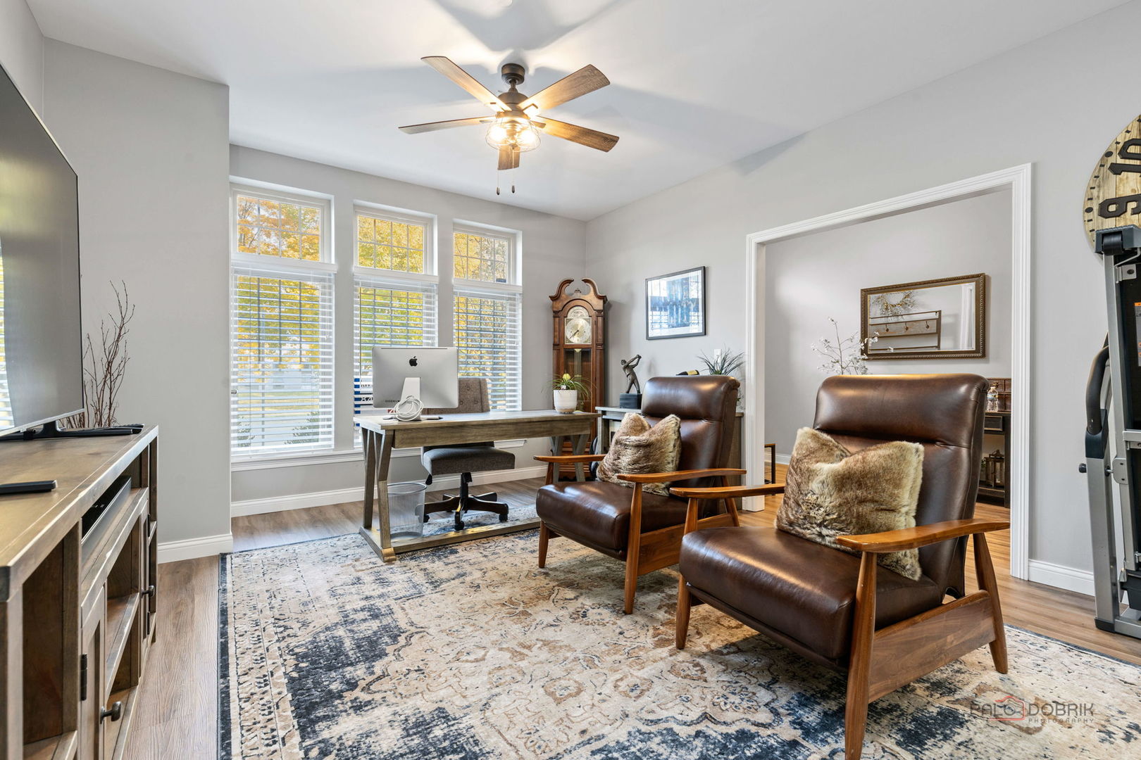 616 Parkside Court, Libertyville, IL 60048