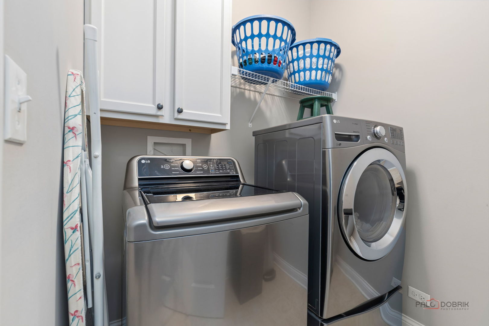 616 Parkside Court, Libertyville, IL 60048