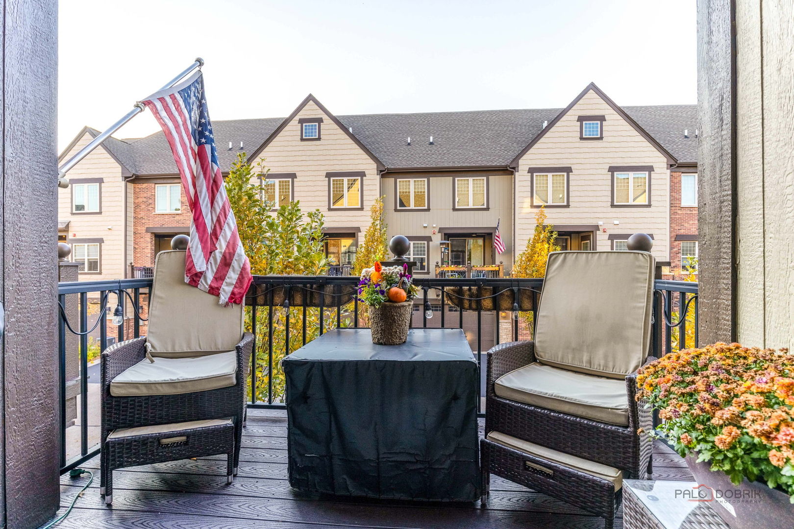 616 Parkside Court, Libertyville, IL 60048