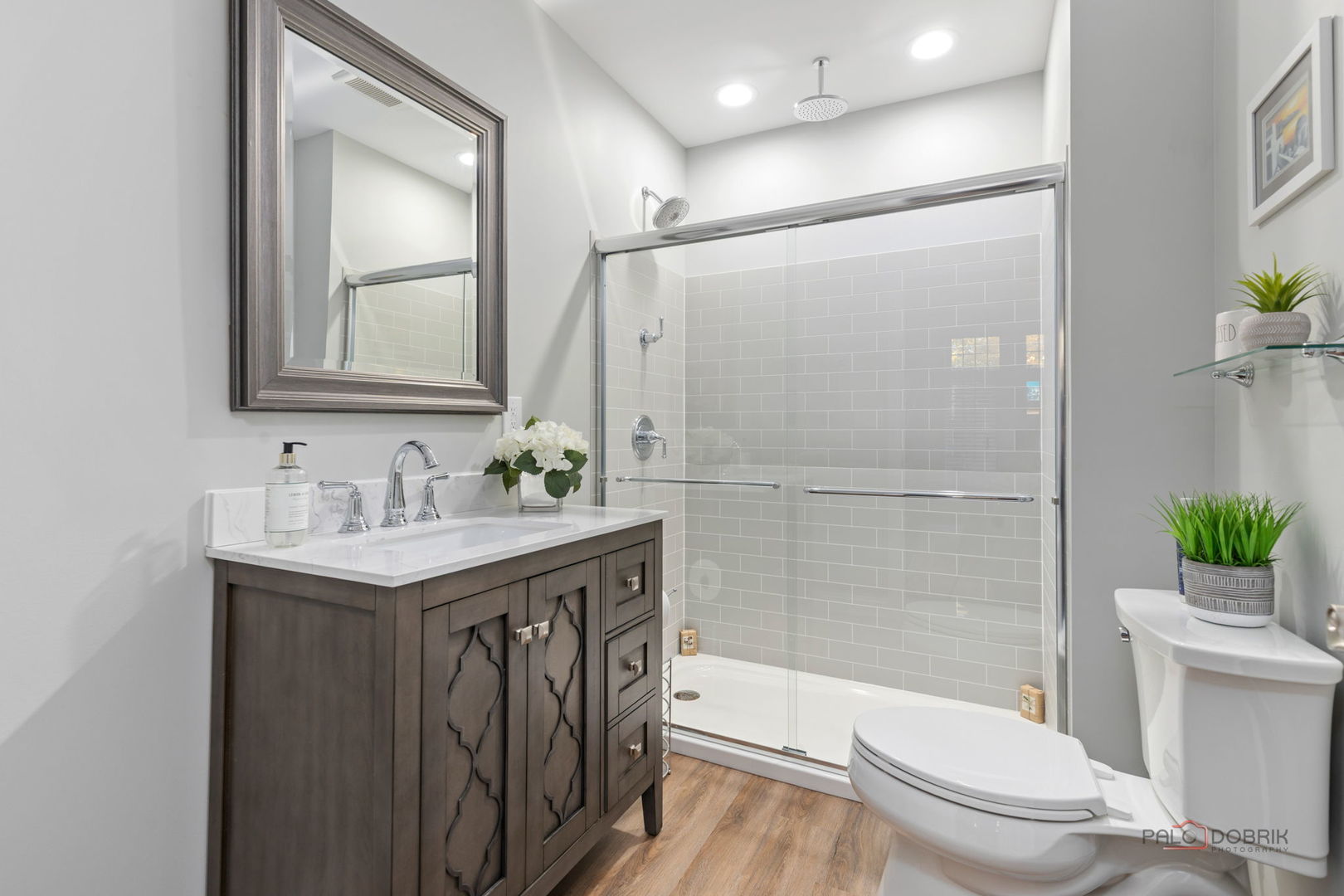 616 Parkside Court, Libertyville, IL 60048