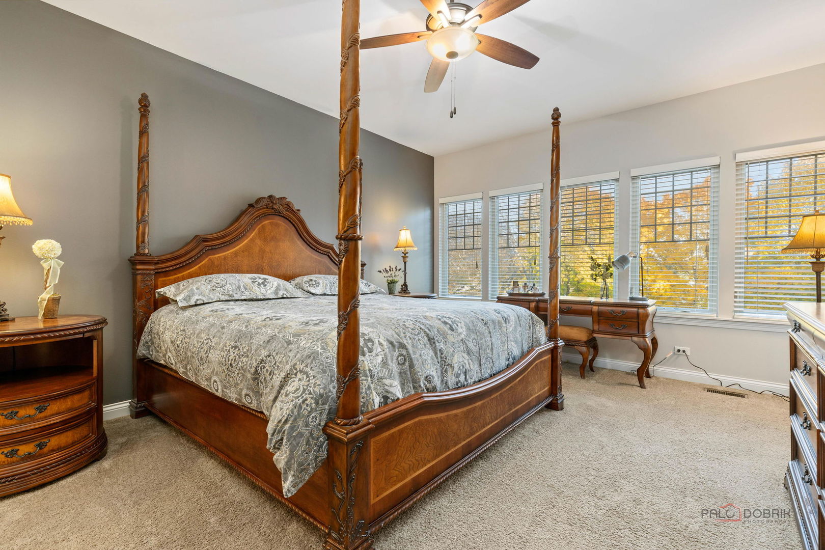 616 Parkside Court, Libertyville, IL 60048