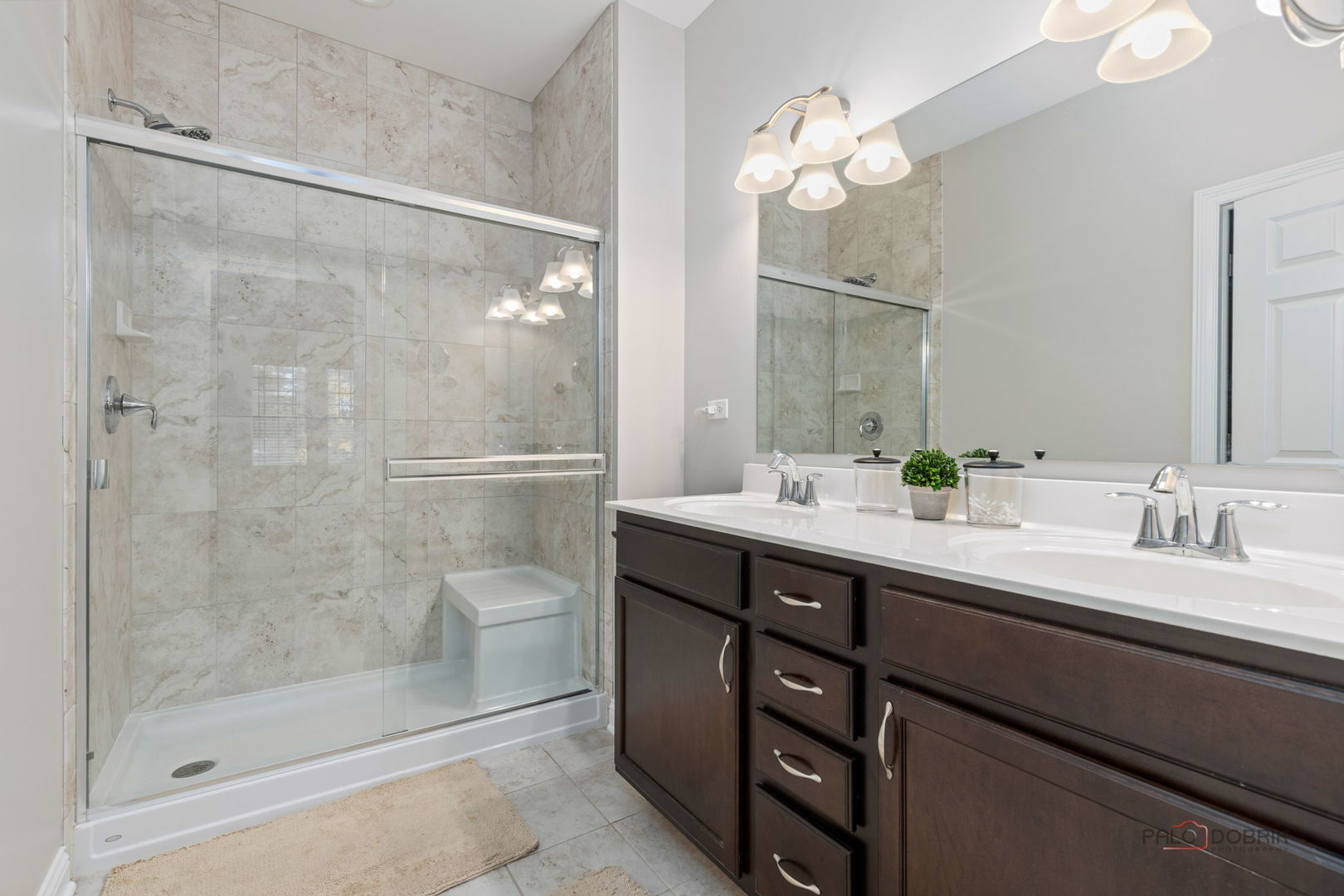 616 Parkside Court, Libertyville, IL 60048