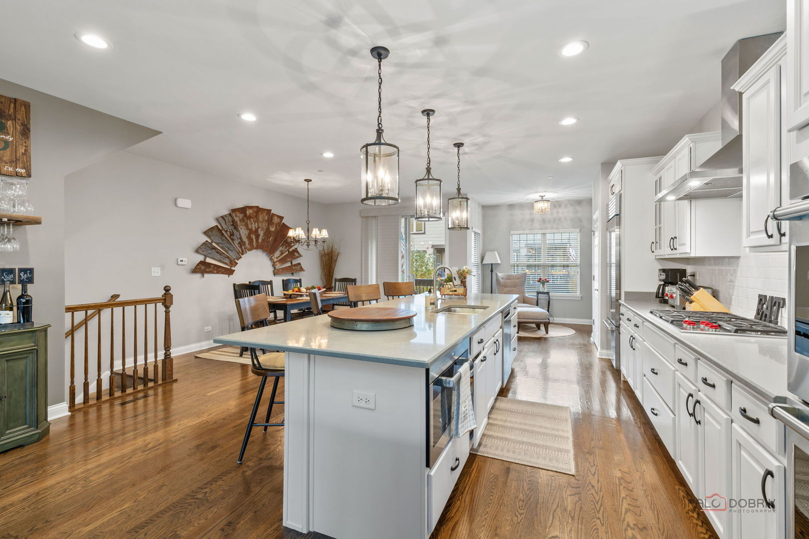 616 Parkside Court, Libertyville, IL 60048