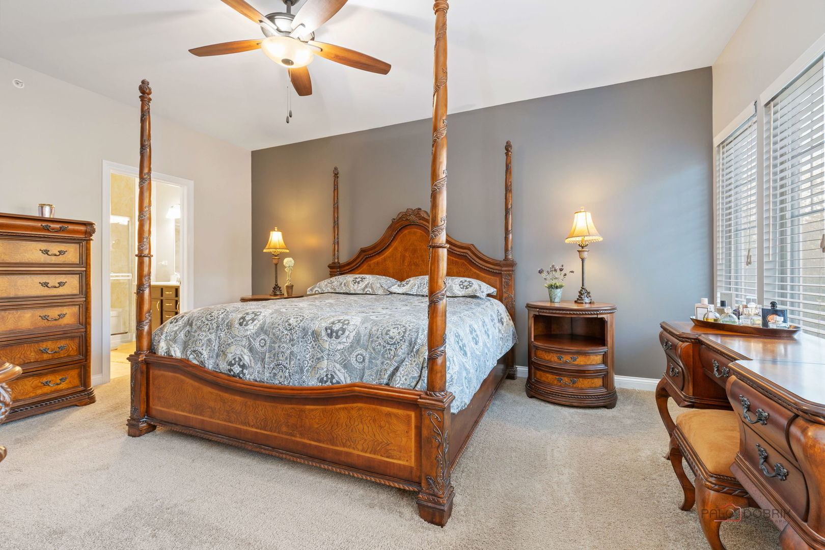 616 Parkside Court, Libertyville, IL 60048