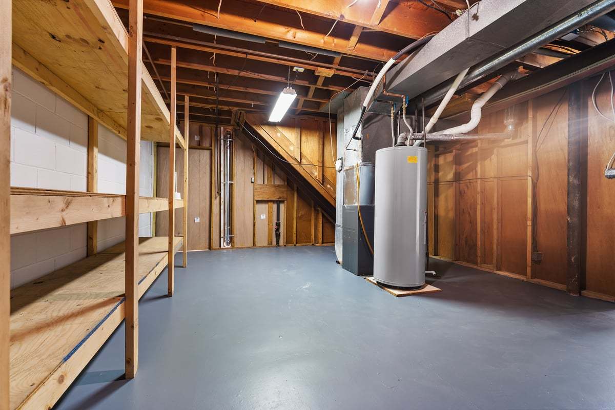 319 Hillside Lane, Bloomington, IL 61701