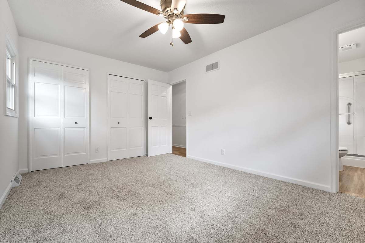 319 Hillside Lane, Bloomington, IL 61701