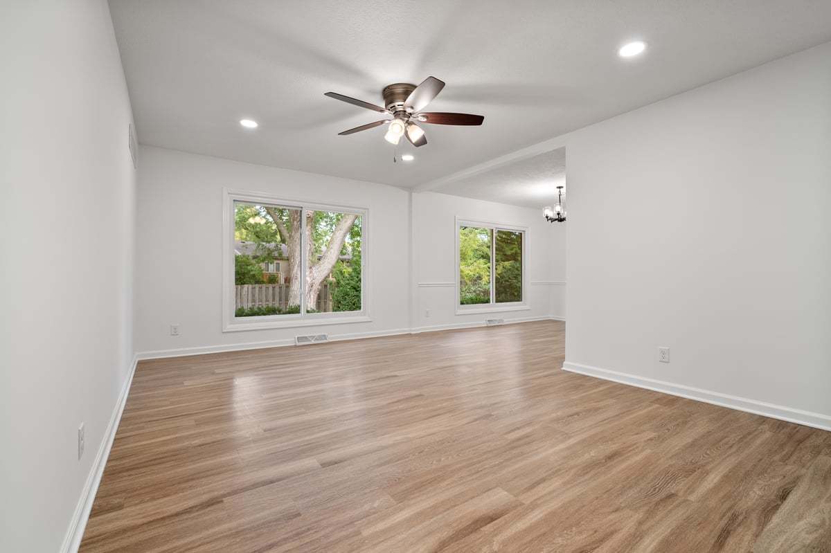 319 Hillside Lane, Bloomington, IL 61701