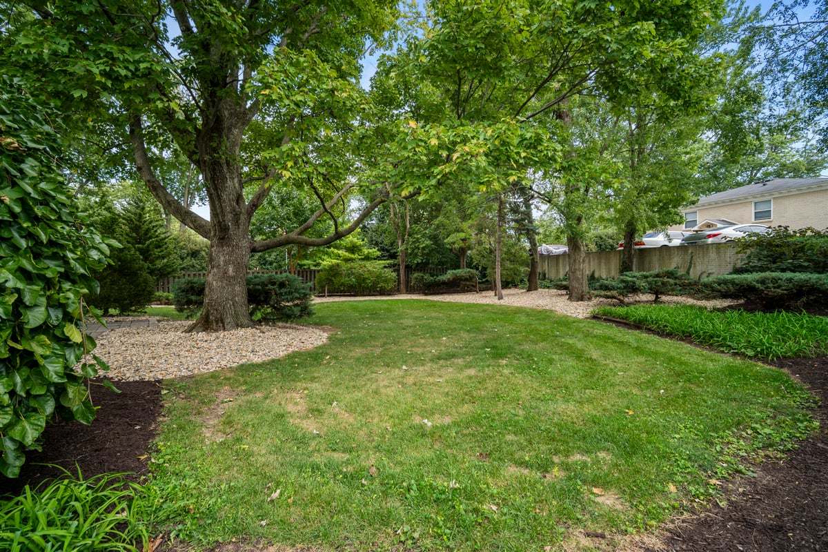 319 Hillside Lane, Bloomington, IL 61701