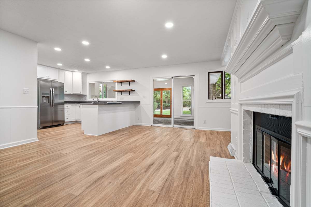 319 Hillside Lane, Bloomington, IL 61701