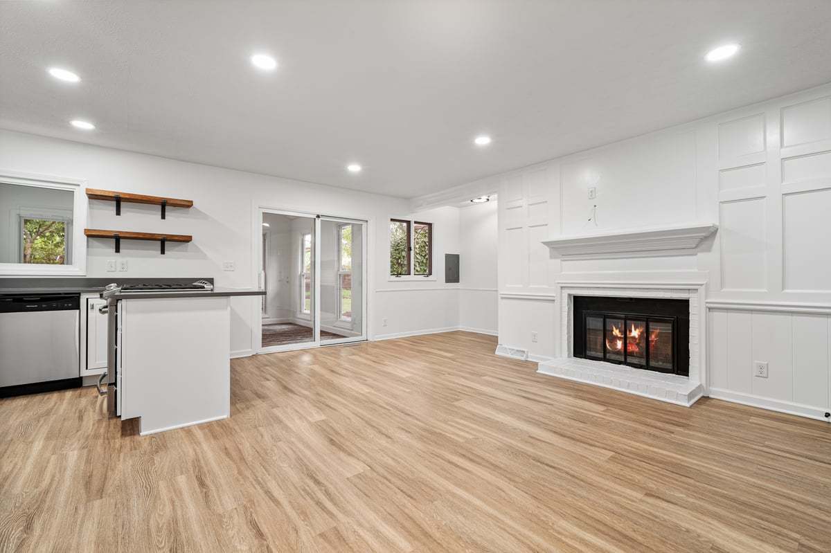 319 Hillside Lane, Bloomington, IL 61701