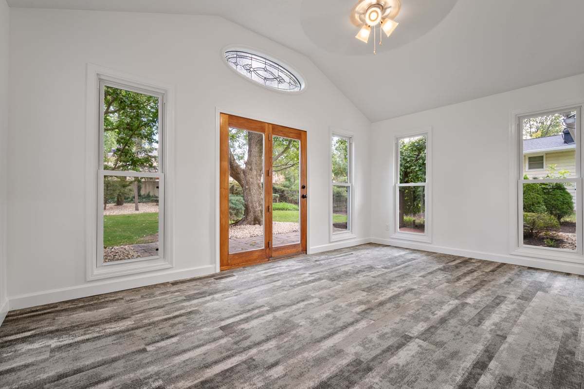 319 Hillside Lane, Bloomington, IL 61701