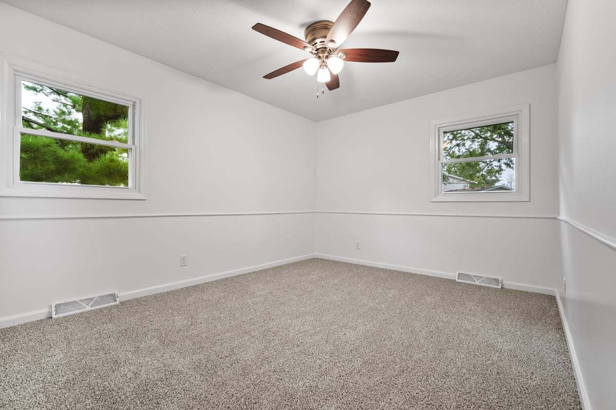 319 Hillside Lane, Bloomington, IL 61701