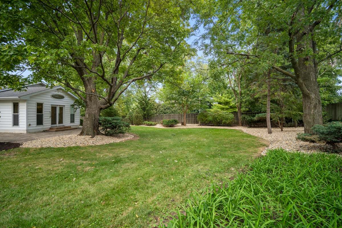 319 Hillside Lane, Bloomington, IL 61701