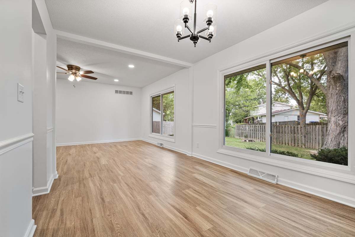 319 Hillside Lane, Bloomington, IL 61701