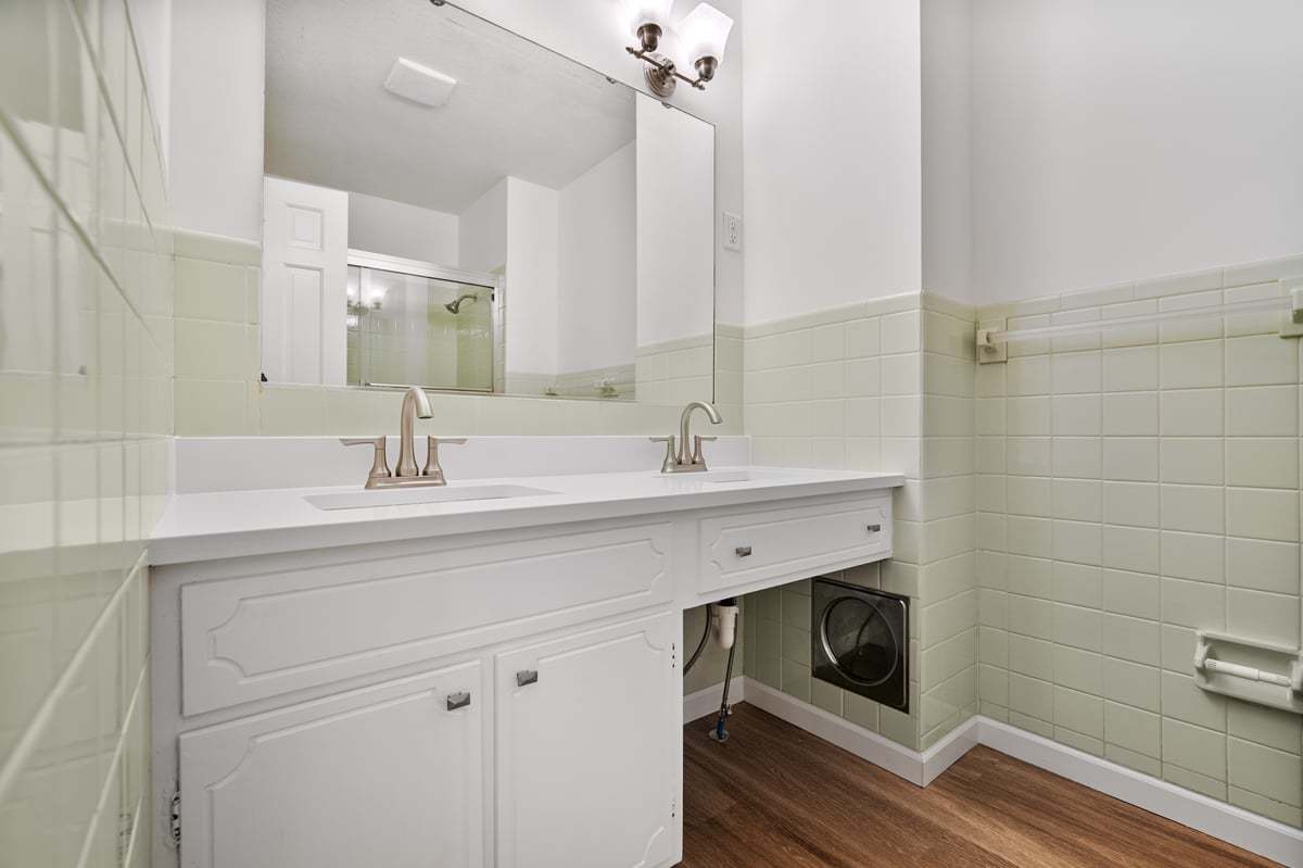 319 Hillside Lane, Bloomington, IL 61701