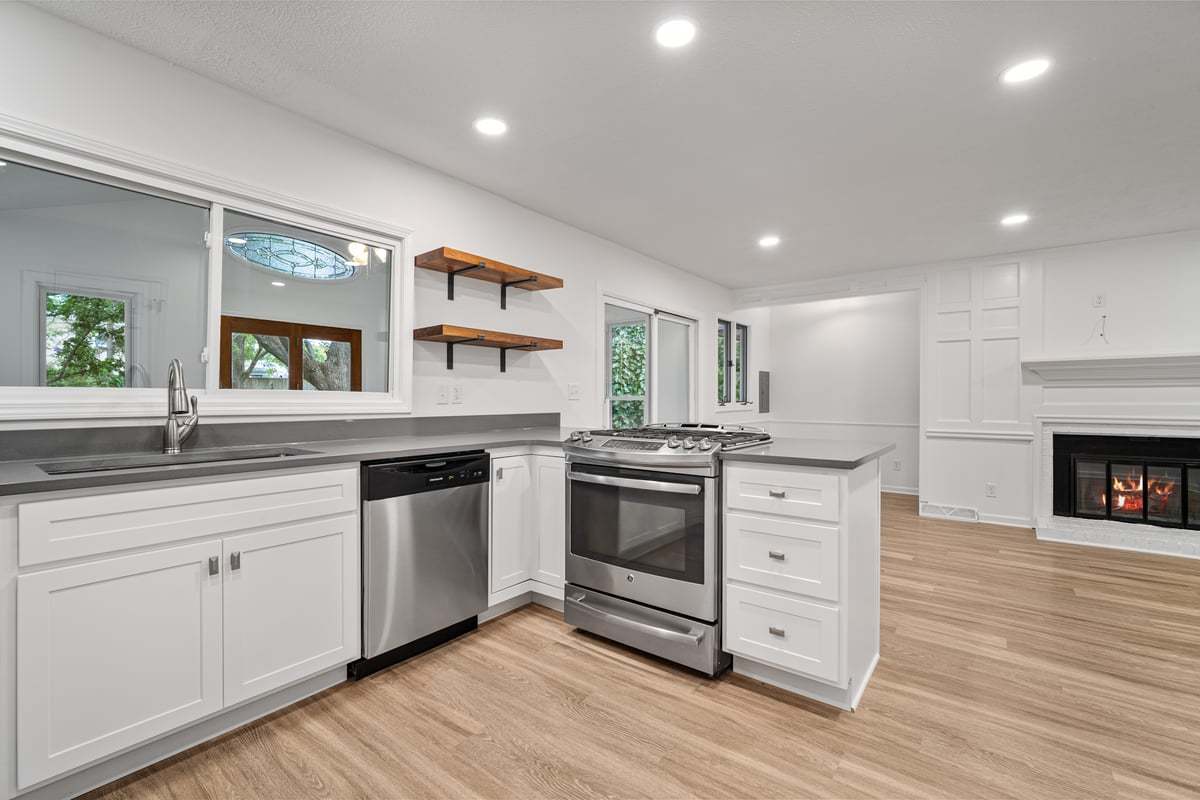 319 Hillside Lane, Bloomington, IL 61701