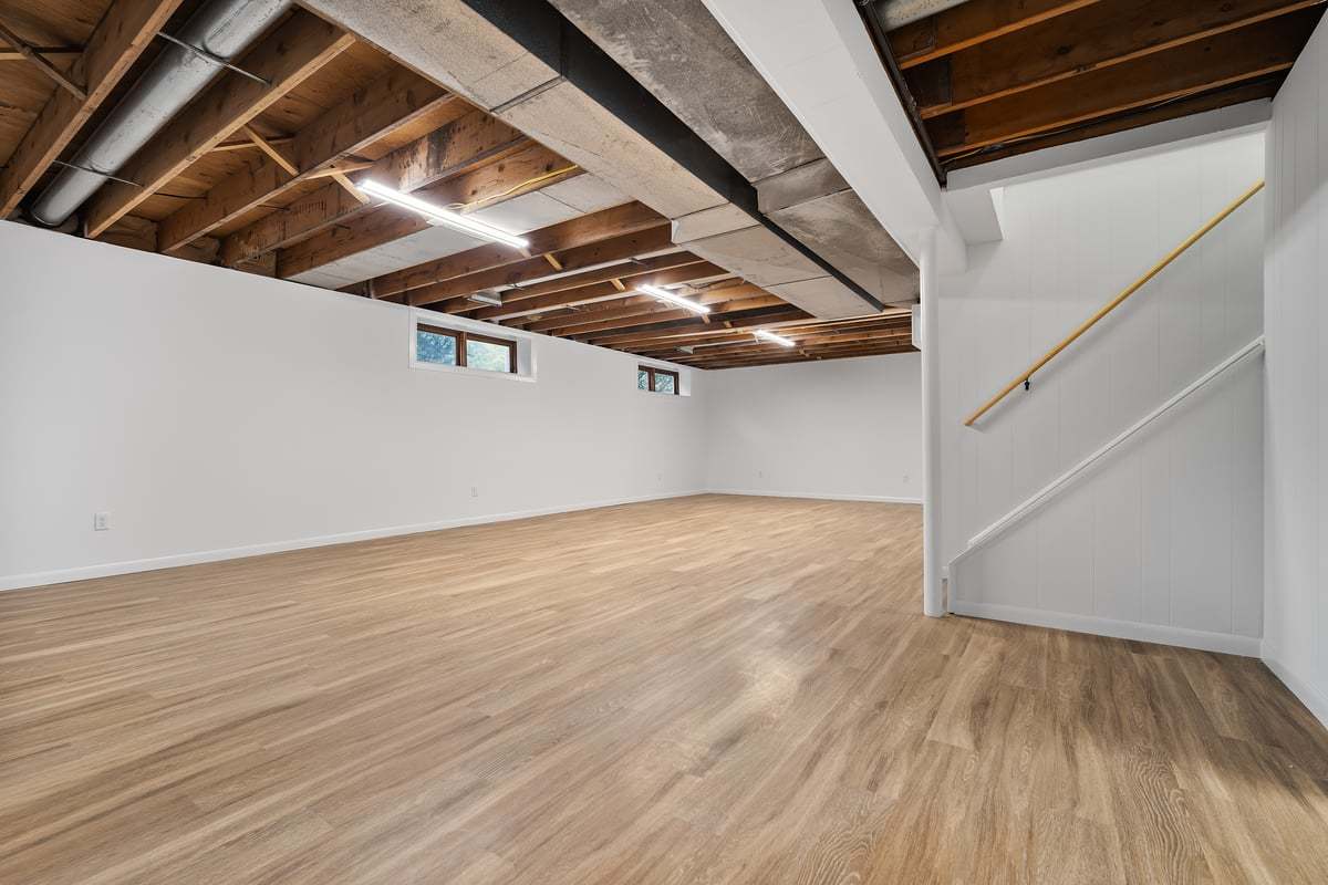 319 Hillside Lane, Bloomington, IL 61701