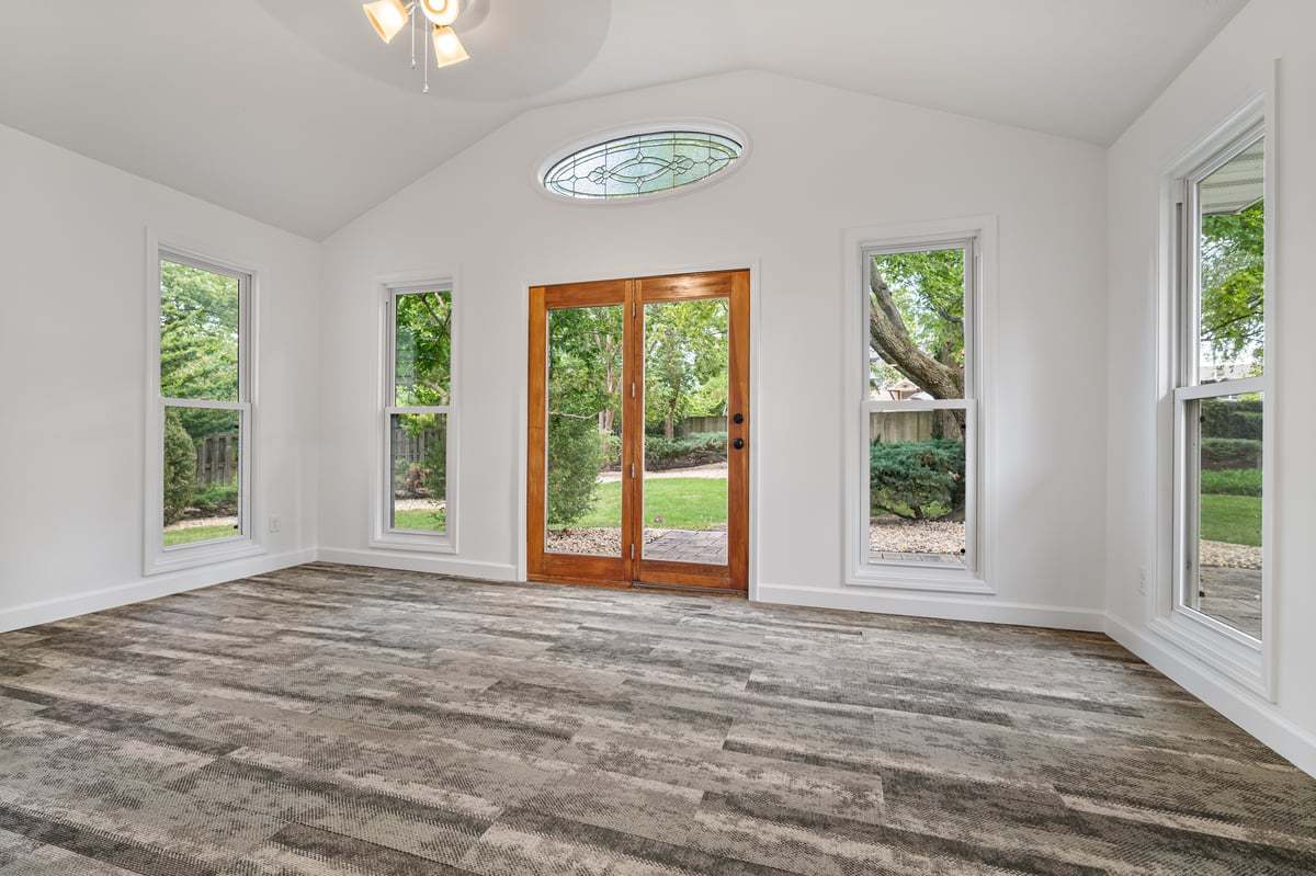 319 Hillside Lane, Bloomington, IL 61701