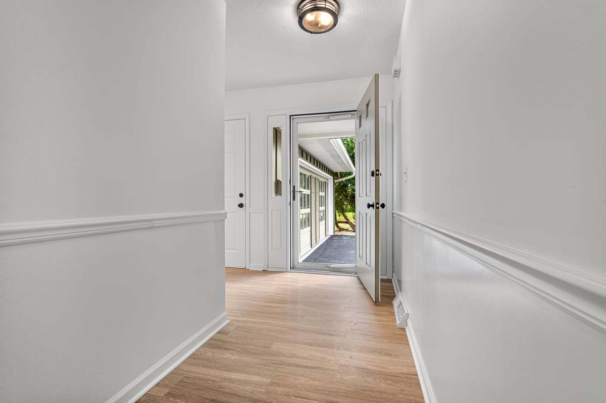 319 Hillside Lane, Bloomington, IL 61701