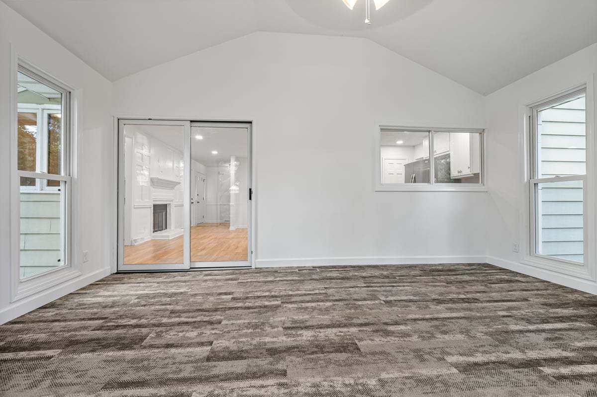 319 Hillside Lane, Bloomington, IL 61701