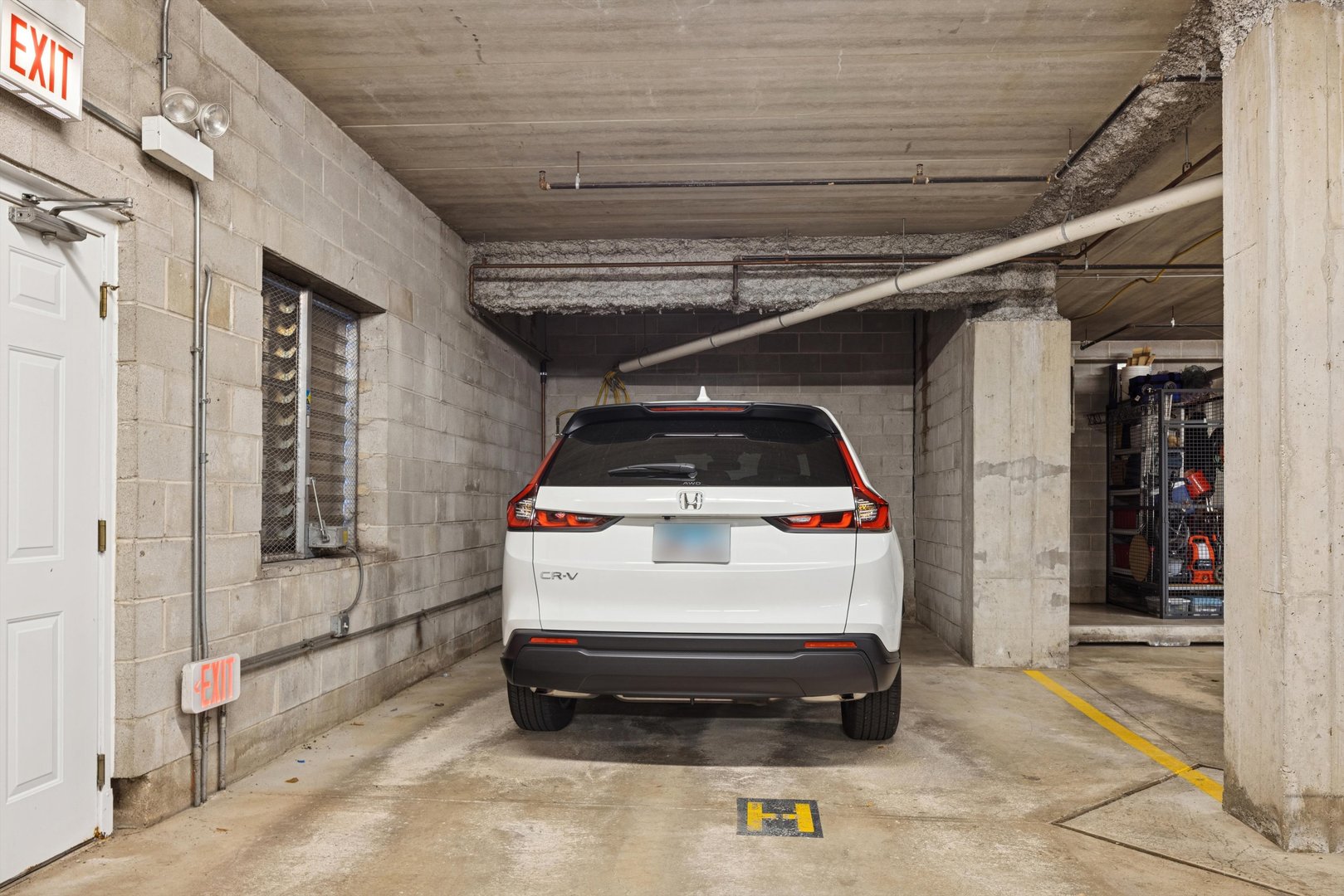 175 W BRUSH HILL Drive #404, Elmhurst, IL 60126